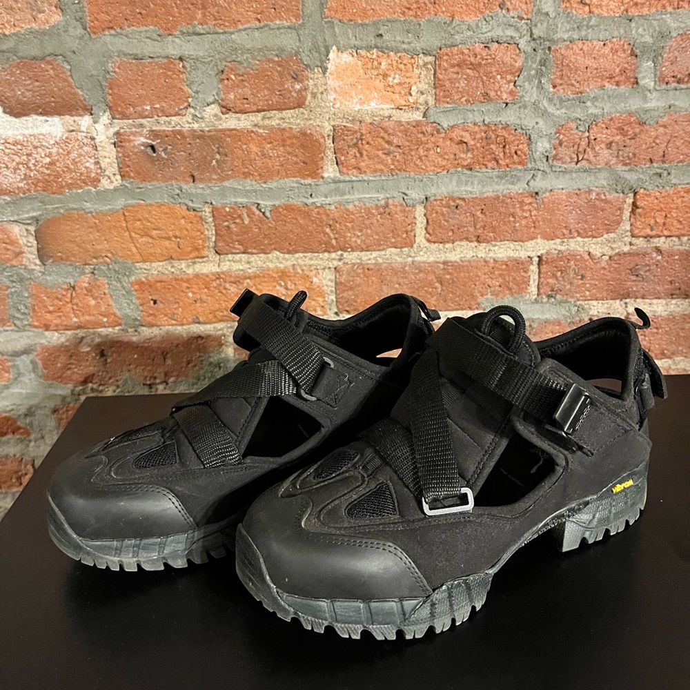 Yume Yume Hiking Sandals Black Size 37 Vibram Sole